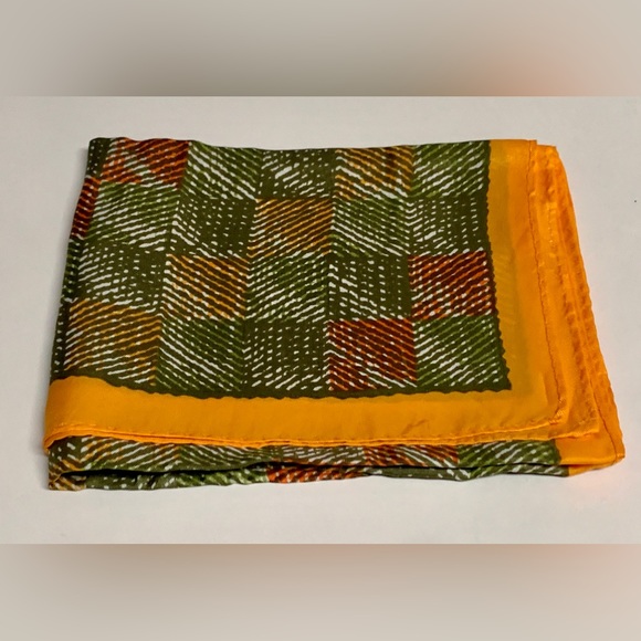 Vintage 1970s Glentex 42” x 14” 30% Silk 70% Rayon Artist Signed Scarf Wrap - Picture 9 of 15